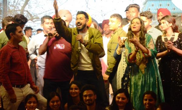 Gippy Grewal, Karamjit Anmol, Harby Sangha and Jasmin Bhasin performing during 11th Youth Festival